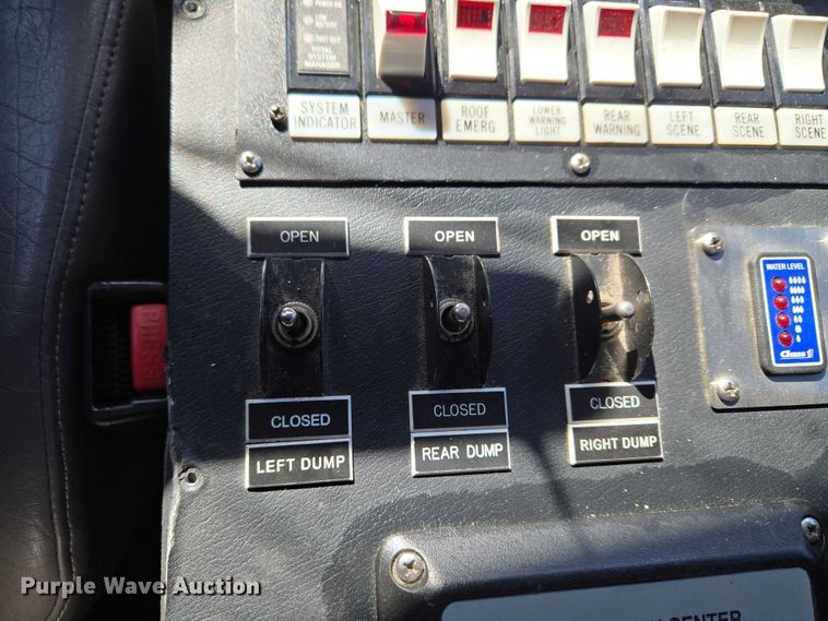 image for item YA2651 2006 Peterbilt 357 pumper fire truck