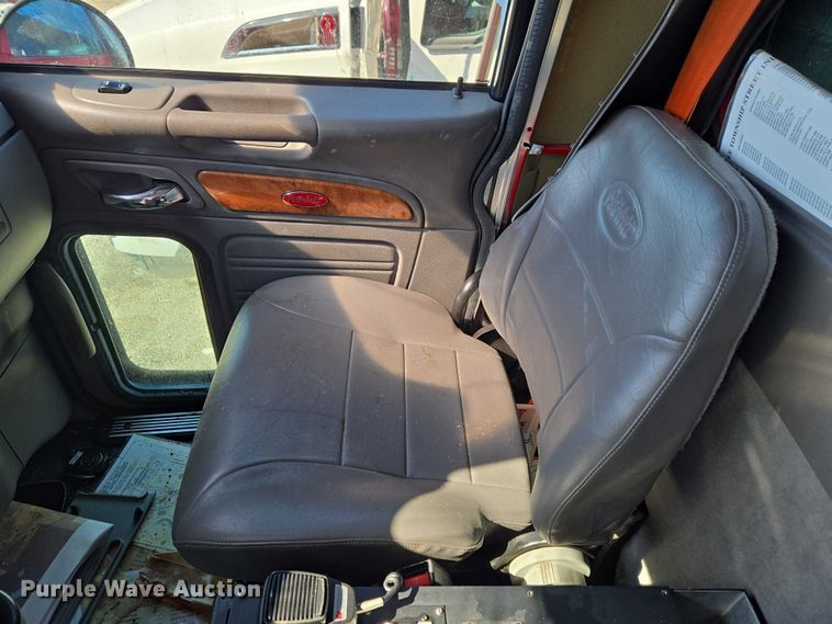 image for item YA2651 2006 Peterbilt 357 pumper fire truck