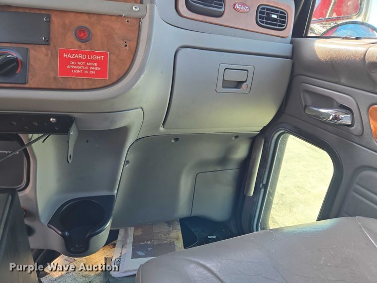 image for item YA2651 2006 Peterbilt 357 pumper fire truck