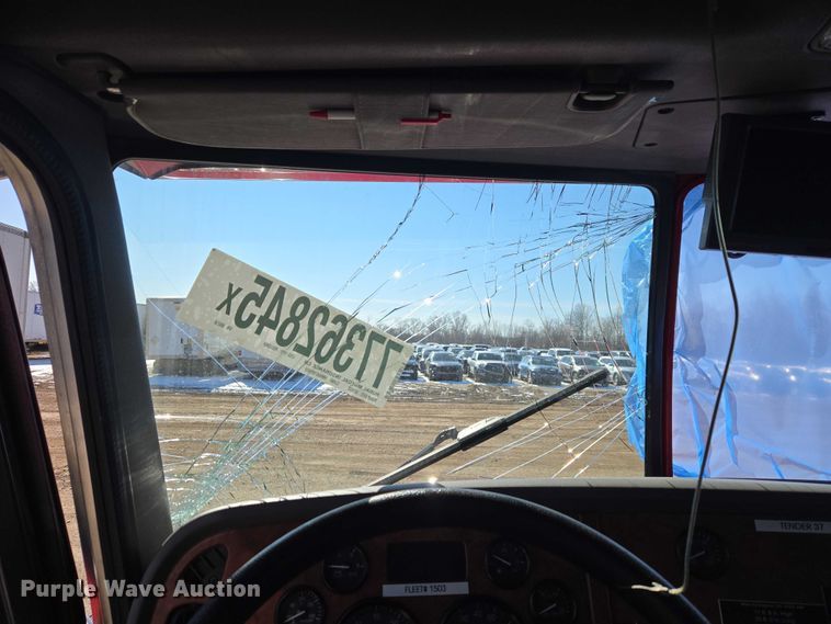 image for item YA2651 2006 Peterbilt 357 pumper fire truck