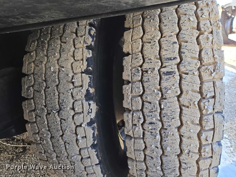 image for item YA2651 2006 Peterbilt 357 pumper fire truck