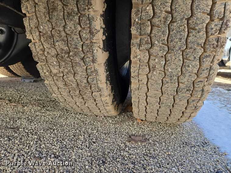 image for item YA2651 2006 Peterbilt 357 pumper fire truck