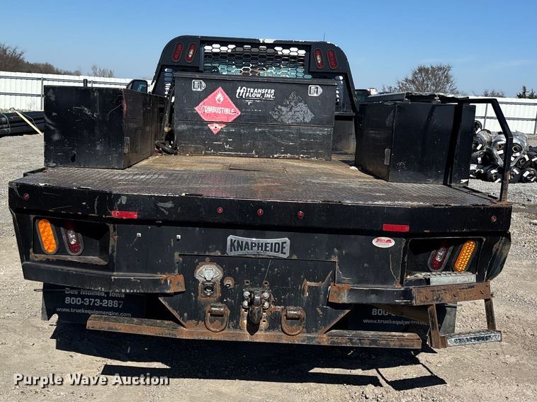 image for item YA2852 2017 Ford F550 Super Duty flatbed truck