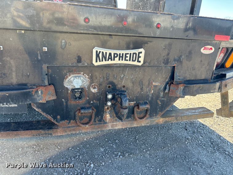 image for item YA2852 2017 Ford F550 Super Duty flatbed truck