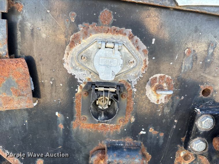 image for item YA2852 2017 Ford F550 Super Duty flatbed truck