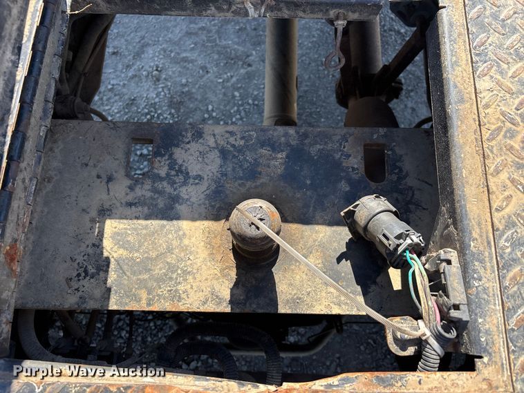 image for item YA2852 2017 Ford F550 Super Duty flatbed truck