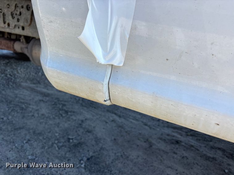 image for item YA2852 2017 Ford F550 Super Duty flatbed truck