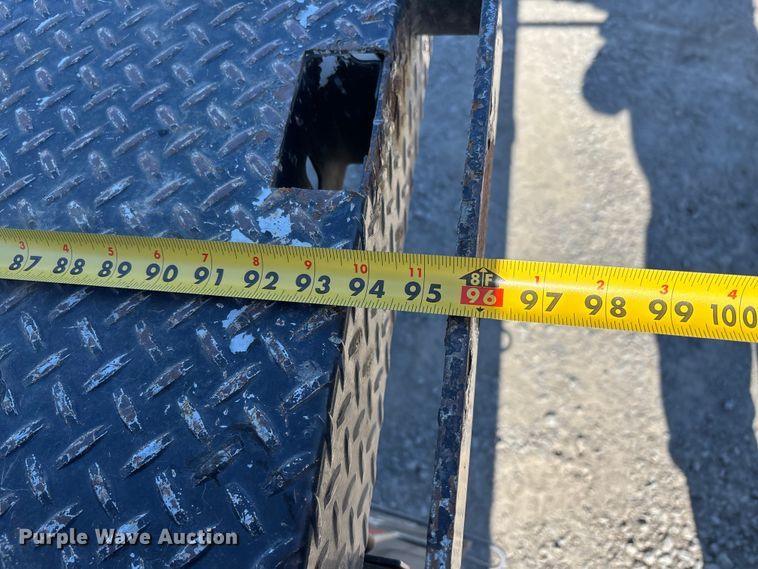 image for item YA2852 2017 Ford F550 Super Duty flatbed truck