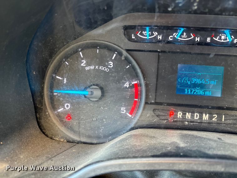 image for item YA2852 2017 Ford F550 Super Duty flatbed truck