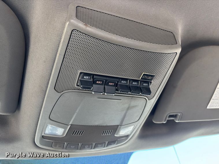 image for item YA2852 2017 Ford F550 Super Duty flatbed truck