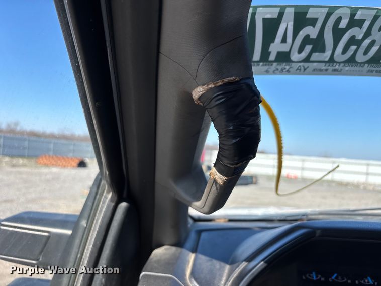 image for item YA2852 2017 Ford F550 Super Duty flatbed truck