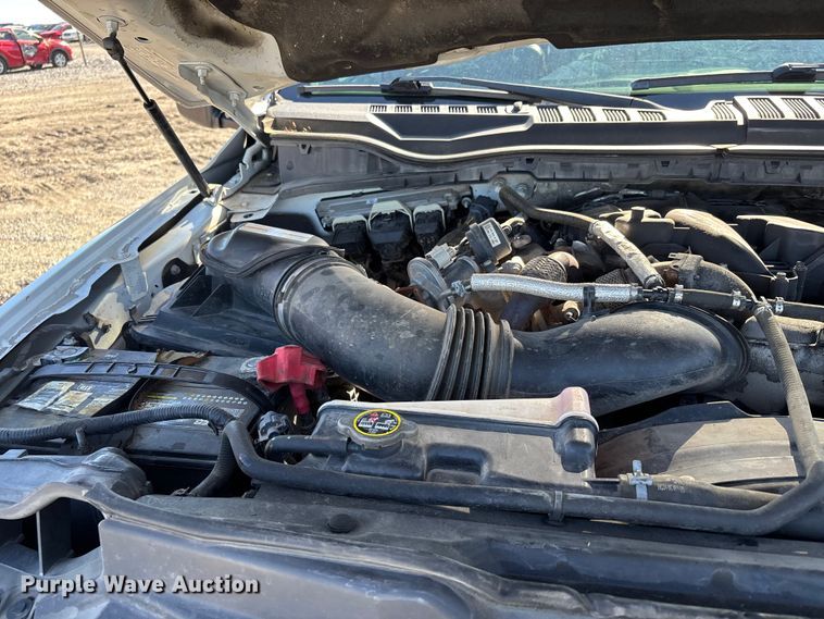 image for item YA2852 2017 Ford F550 Super Duty flatbed truck