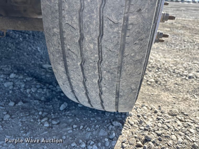 image for item YA2852 2017 Ford F550 Super Duty flatbed truck