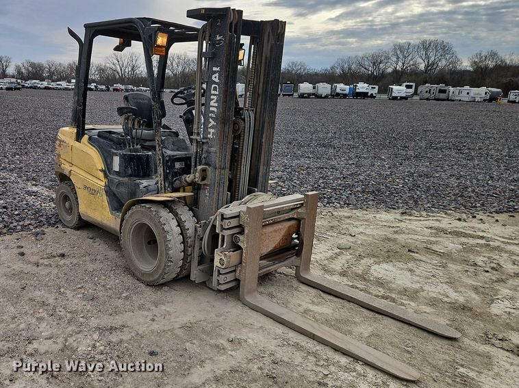 image for item YA2969 Hyundai 30D-9 forklift