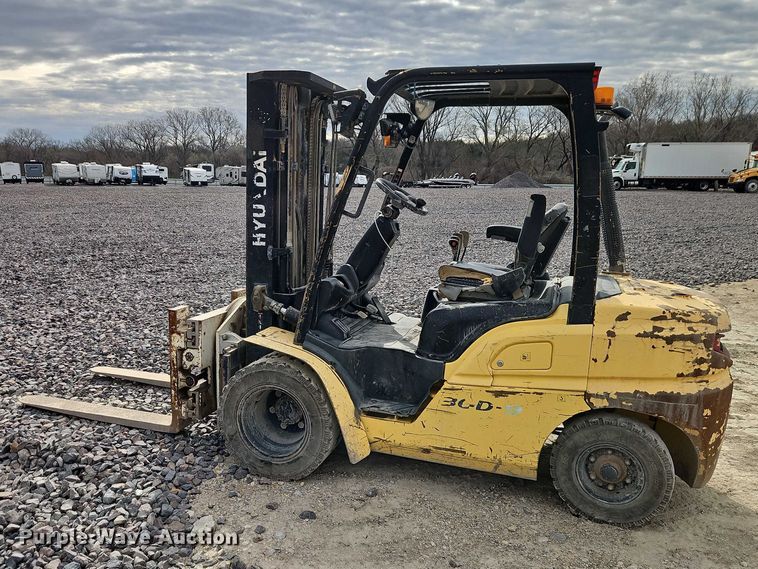 image for item YA2969 Hyundai 30D-9 forklift