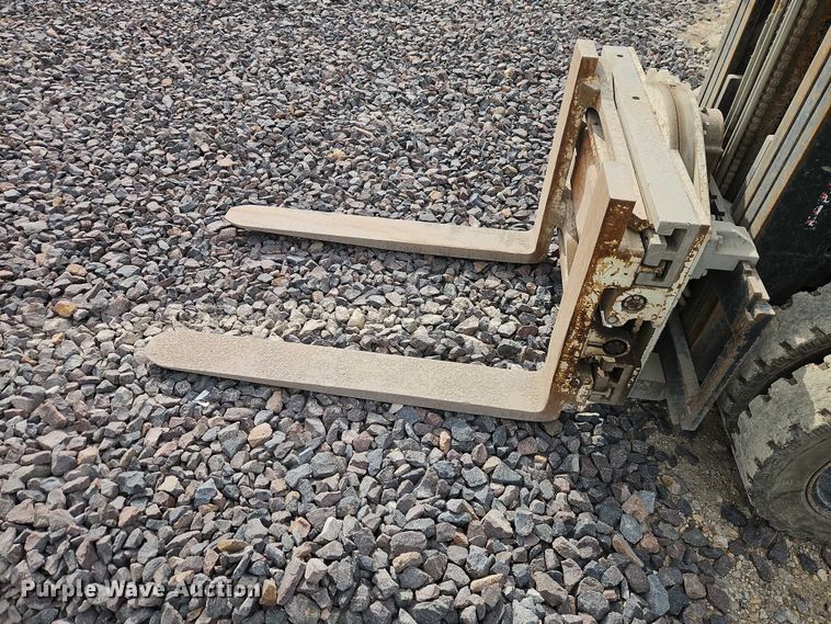 image for item YA2969 Hyundai 30D-9 forklift