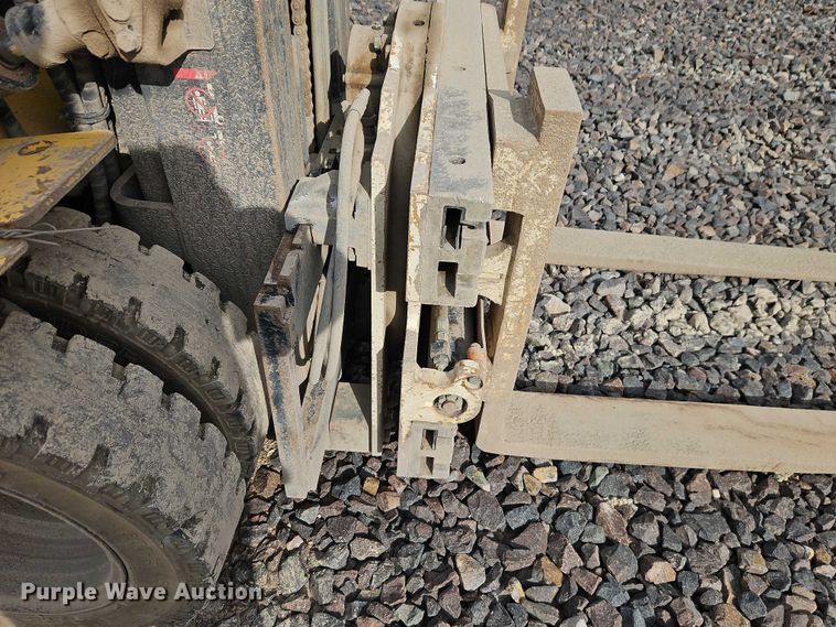 image for item YA2969 Hyundai 30D-9 forklift