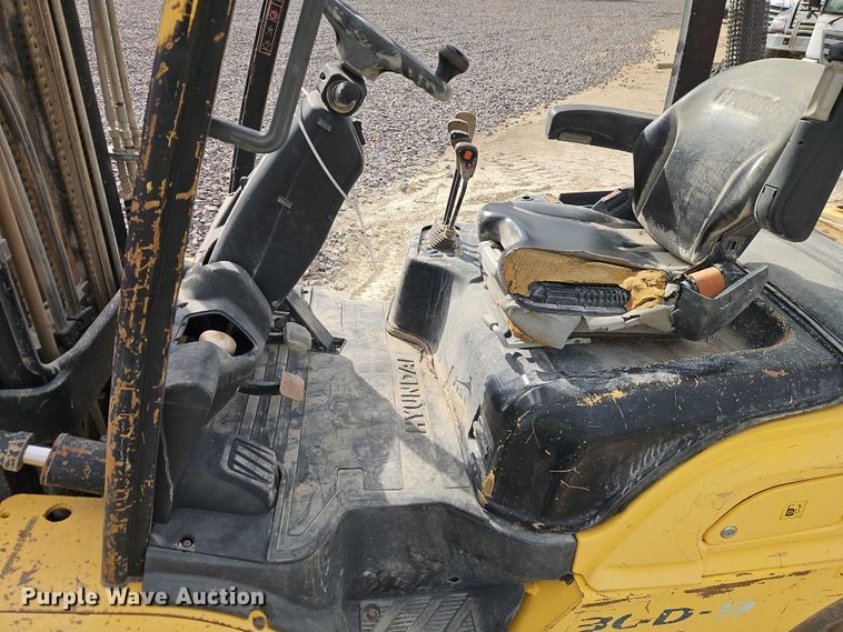 image for item YA2969 Hyundai 30D-9 forklift