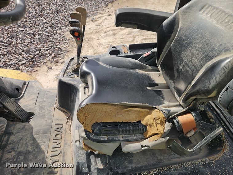 image for item YA2969 Hyundai 30D-9 forklift