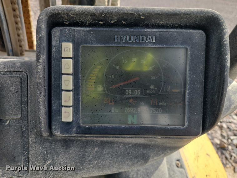 image for item YA2969 Hyundai 30D-9 forklift