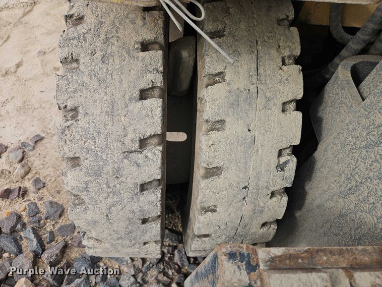 image for item YA2969 Hyundai 30D-9 forklift