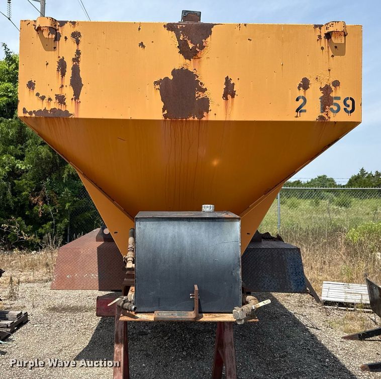 image for item DI5770 Henderson spreader