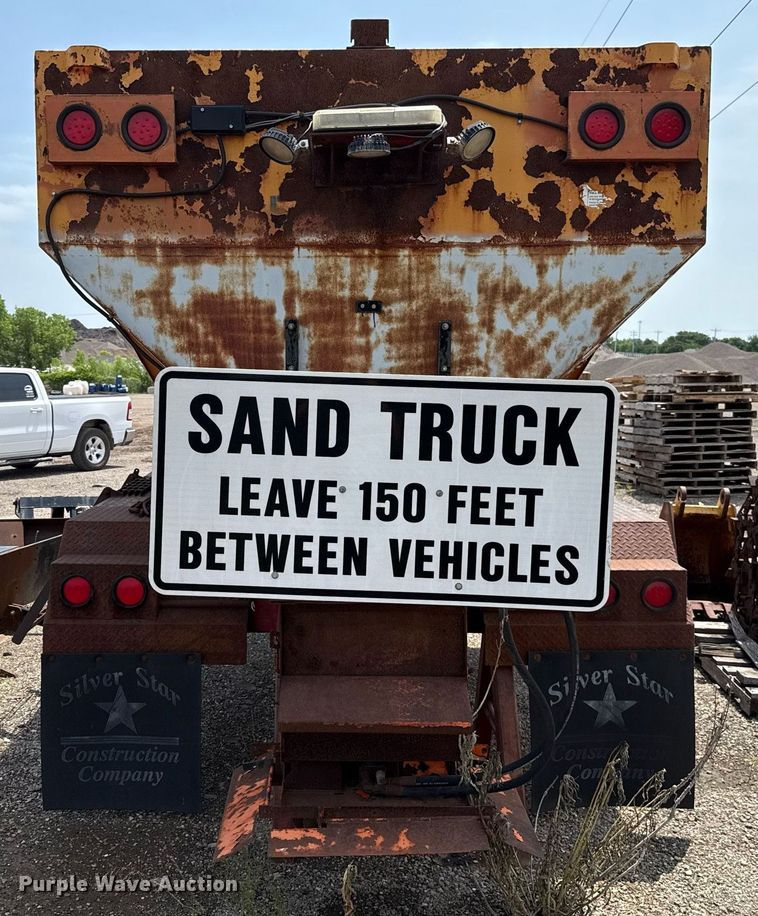 image for item DI5770 Henderson spreader