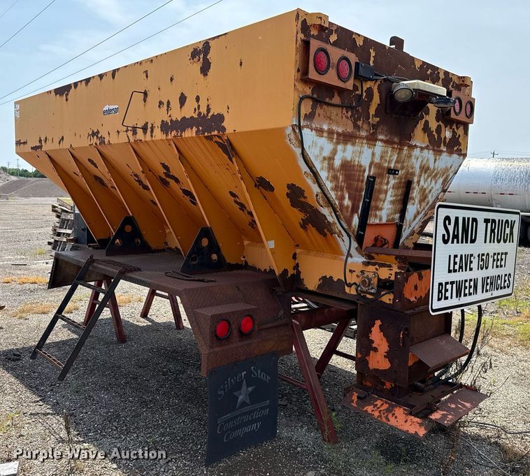 image for item DI5770 Henderson spreader