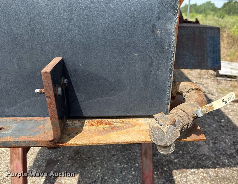 image for item DI5770 Henderson spreader