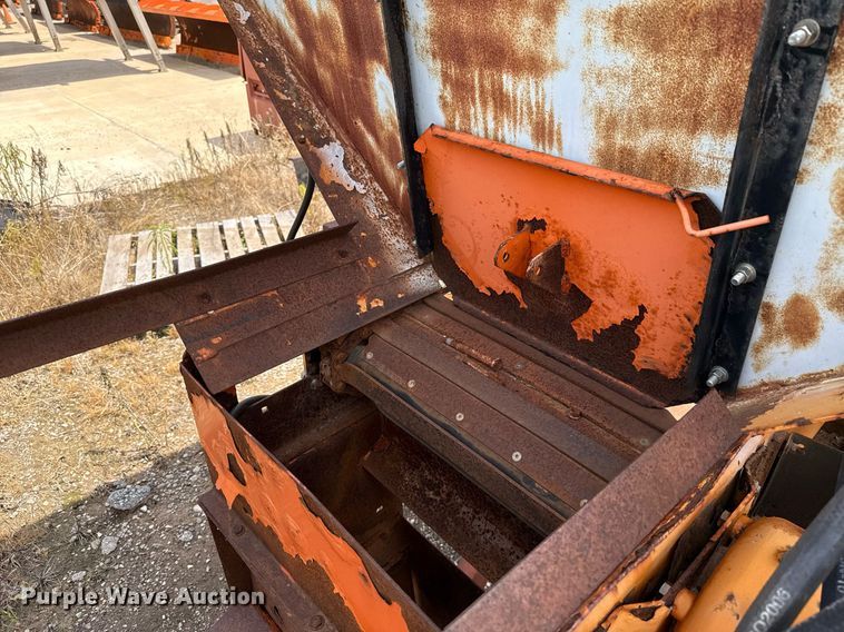 image for item DI5770 Henderson spreader