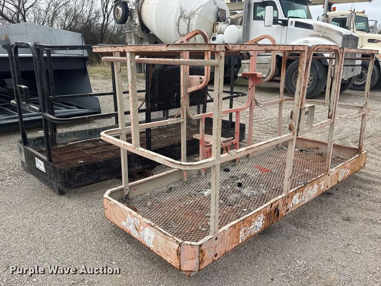 image for item DO8468 (2) man baskets