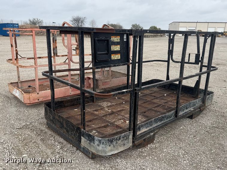 image for item DO8468 (2) man baskets