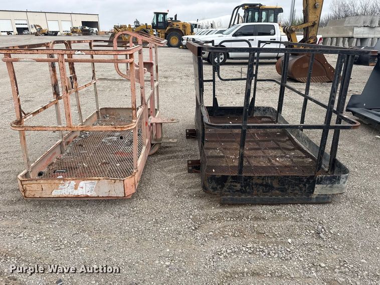 image for item DO8468 (2) man baskets