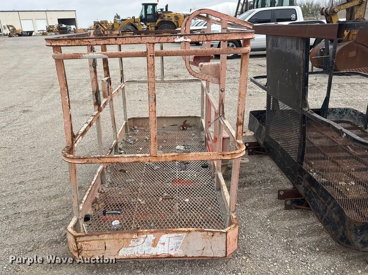 image for item DO8468 (2) man baskets