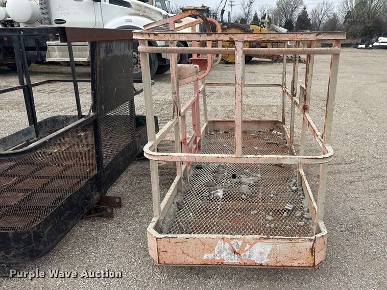 image for item DO8468 (2) man baskets