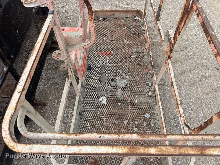 image for item DO8468 (2) man baskets