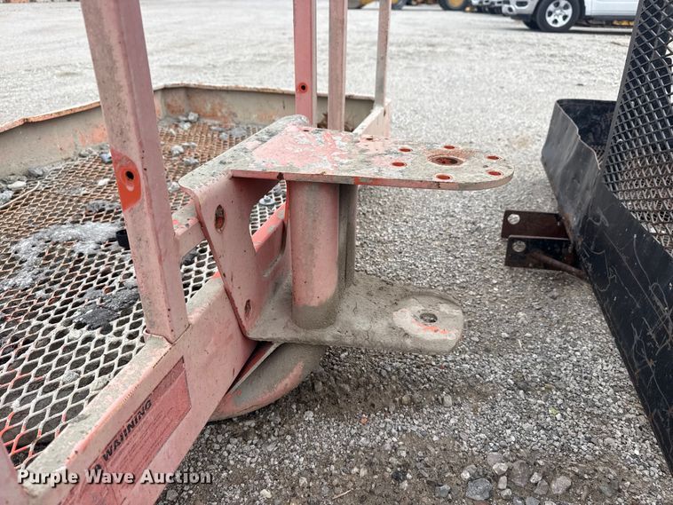 image for item DO8468 (2) man baskets