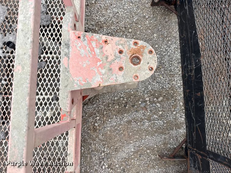 image for item DO8468 (2) man baskets