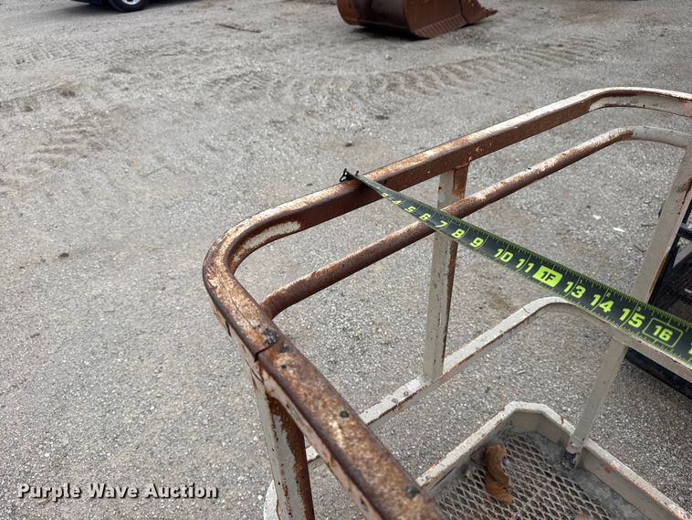 image for item DO8468 (2) man baskets