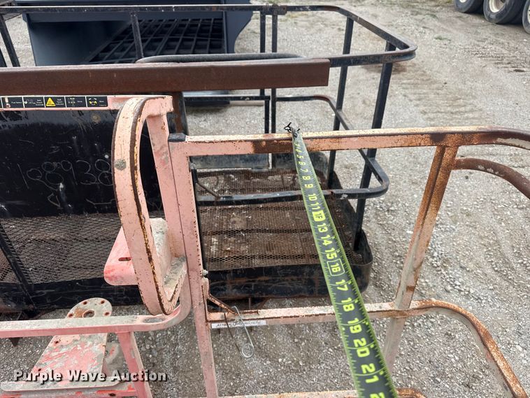 image for item DO8468 (2) man baskets