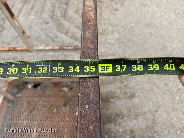 image for item DO8468 (2) man baskets