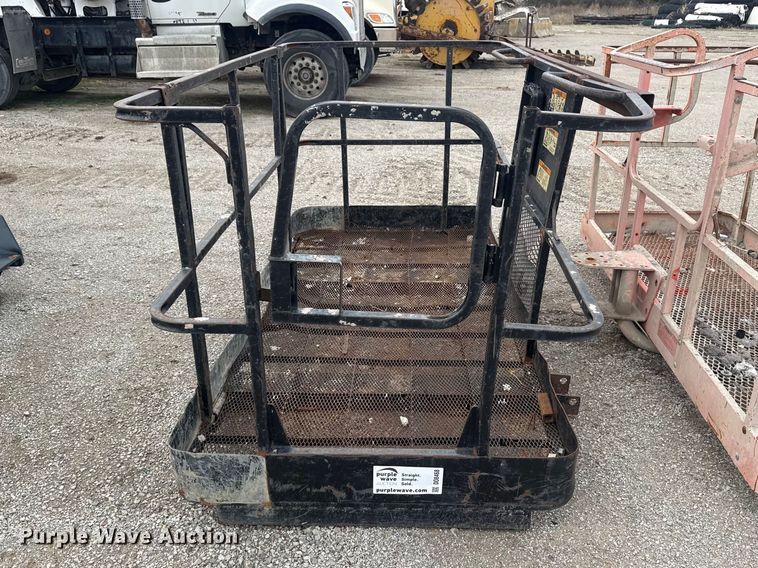 image for item DO8468 (2) man baskets