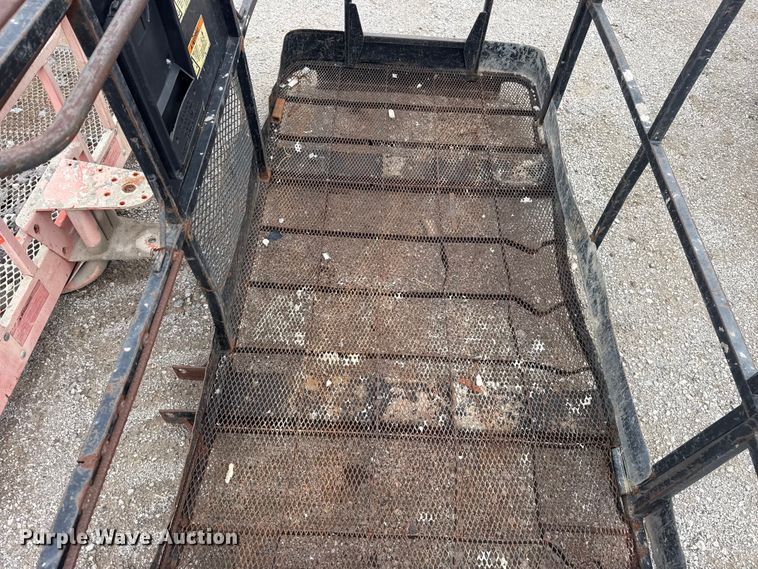 image for item DO8468 (2) man baskets