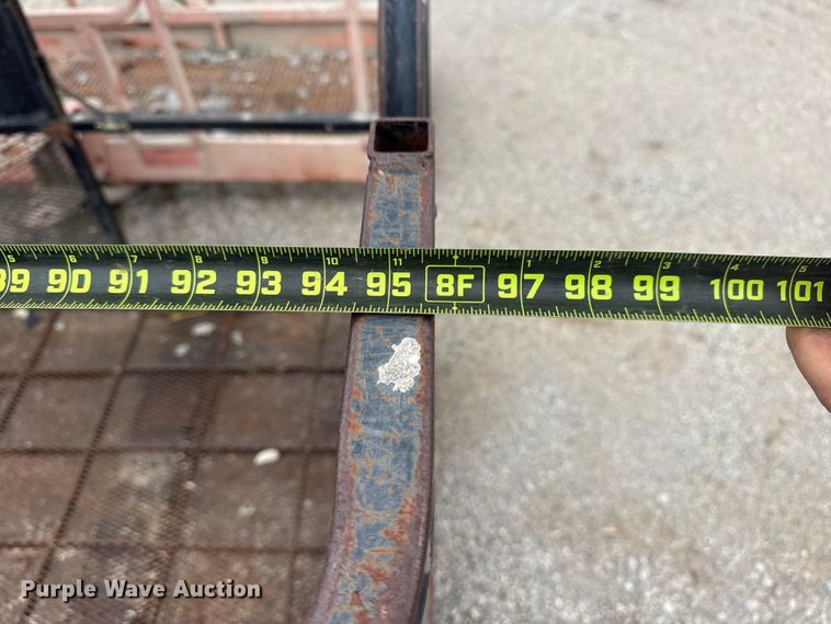 image for item DO8468 (2) man baskets