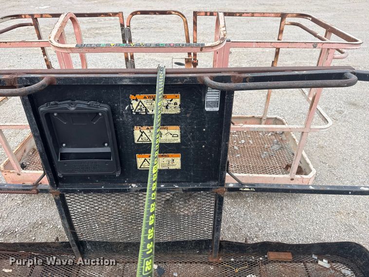 image for item DO8468 (2) man baskets