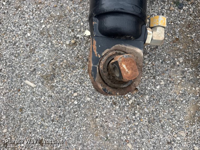 image for item DO8469 (4) dump bed cylinders