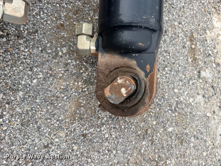 image for item DO8469 (4) dump bed cylinders