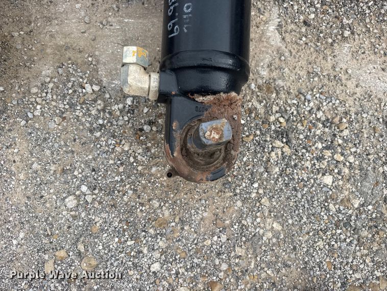 image for item DO8469 (4) dump bed cylinders