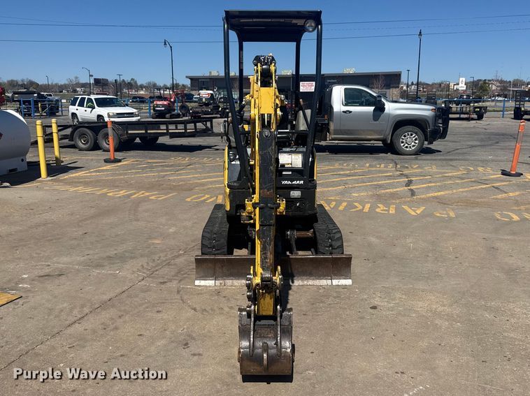image for item DO8477 2018 Yanmar ViO17-A mini excavator