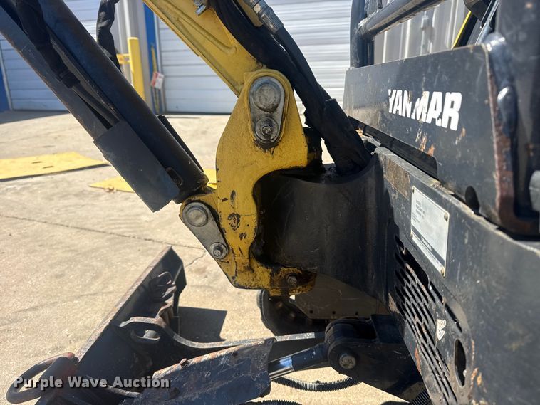 image for item DO8477 2018 Yanmar ViO17-A mini excavator